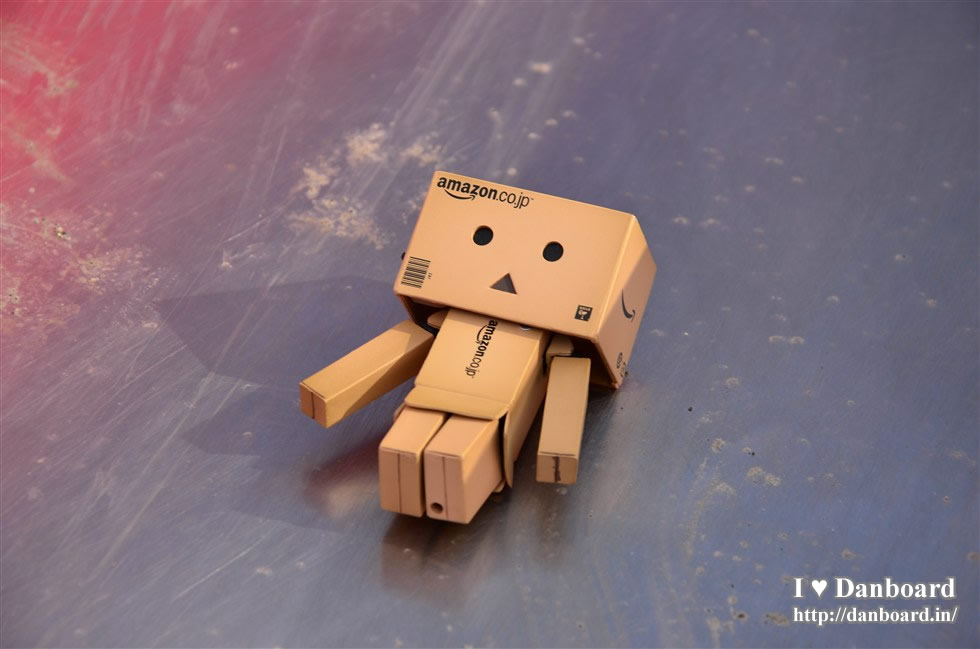 ダンボー、滑り台を滑ってみる