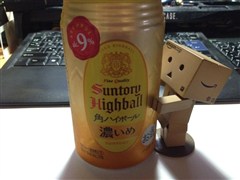 ダンボー、濃い目のハイボールを持ってくる